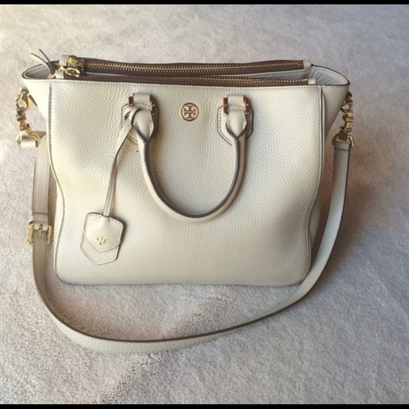 Tory Burch Handbags - Tory Burch Robinson Handbag Tote Large